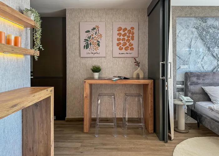 Qoople Elite Admiral * 阿拉尼亚